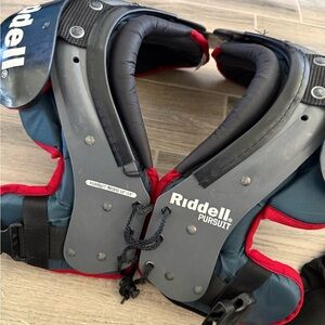 Riddell Pursuit Football Shoulder Pads - youth medium 12”-13” and pants
